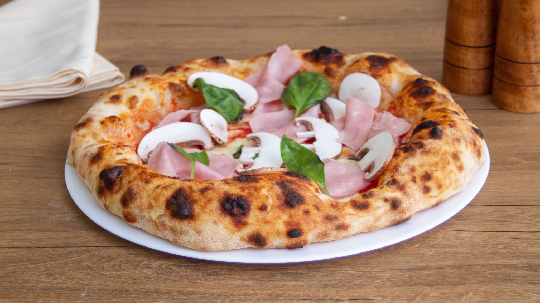 Pizza Prosciutto Funghi